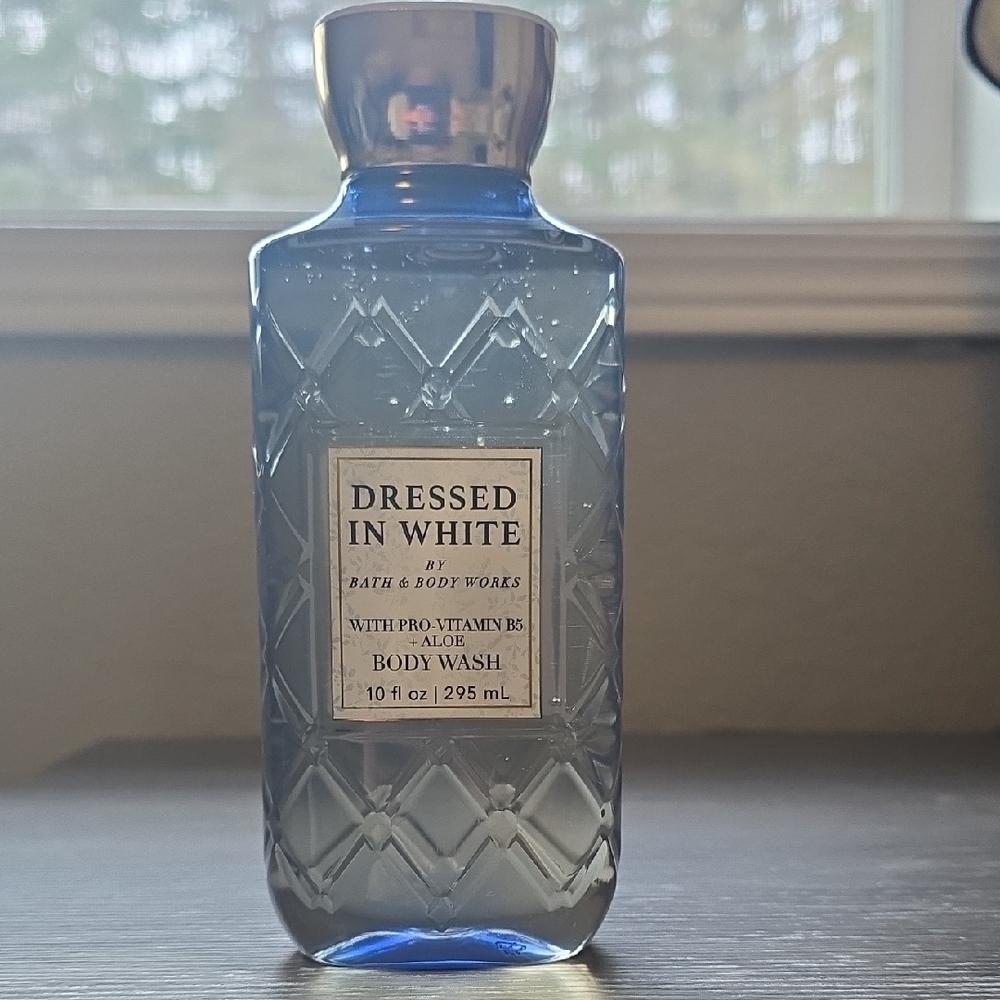 Bath & Body Works Dressed in White Body Wash - Blue and Silver